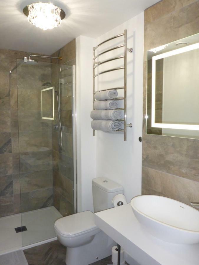 Stones Luxury B&B With Hot Tub And Self-Contained Rooms Uig  Dış mekan fotoğraf